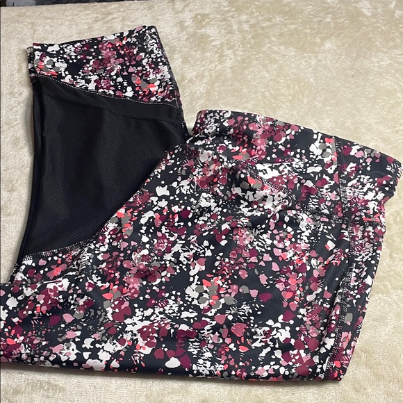 Xersion Pants - Xersion Fitted Pink and Black Splatter Pattern Leggings